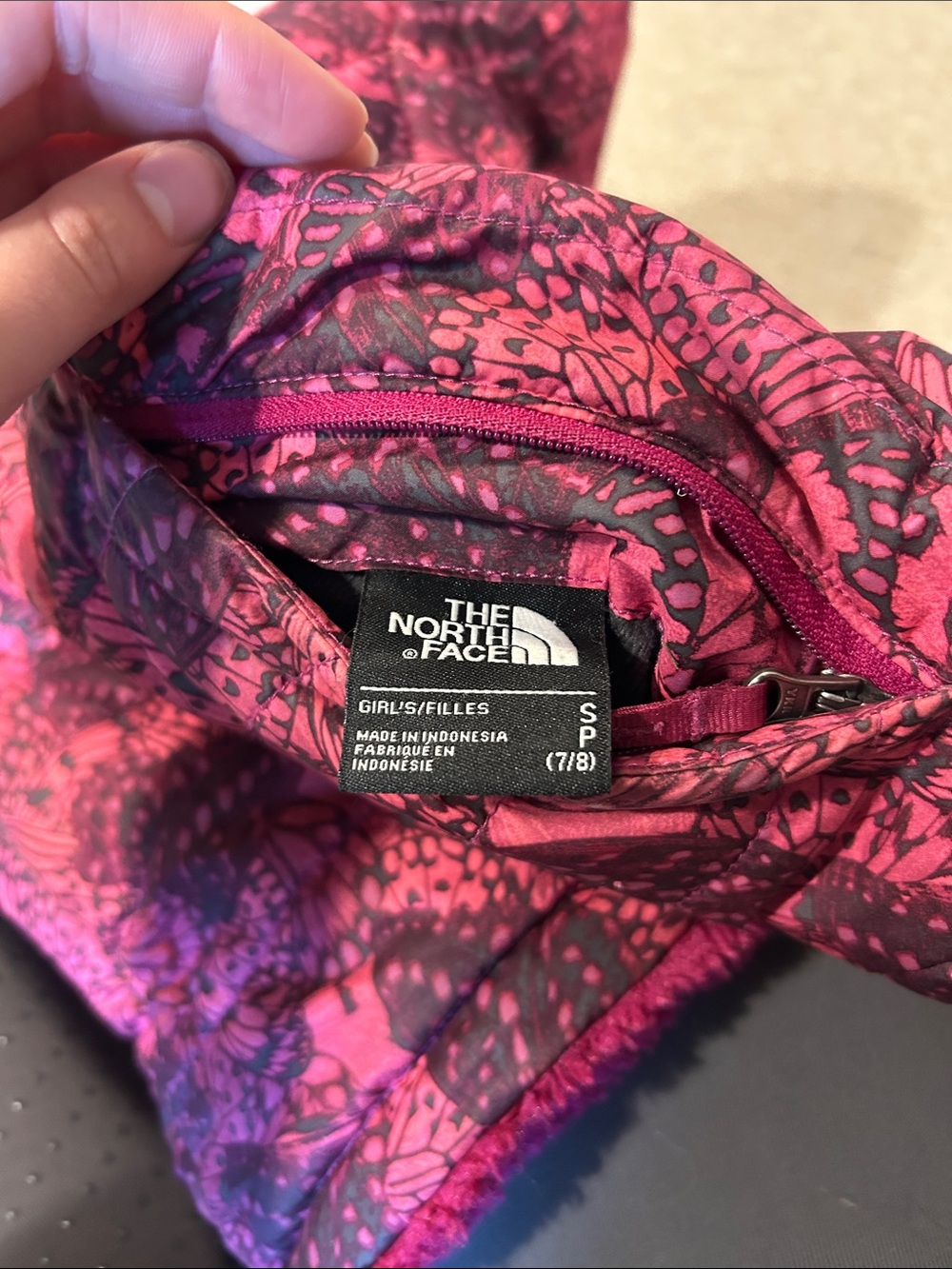 Girls North Face coat - Picture 9 of 10
